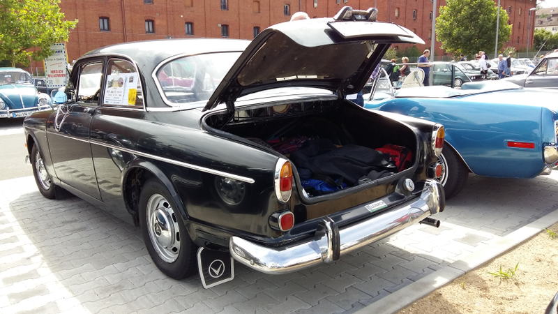 Illustration for article titled Another oldtimer meet photodumpÂ